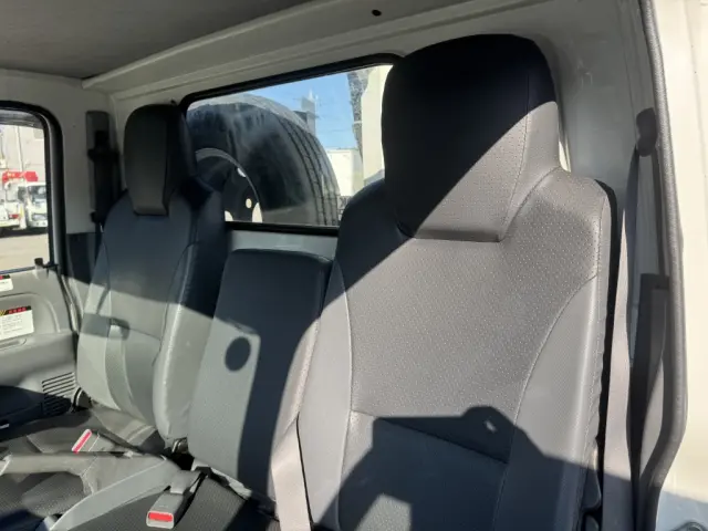 いすゞ エルフ TPG-NKR85AN(2WD)の写真37