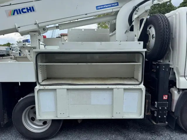 平ボディー、ダンプ、クレーン、冷凍車、ウイングなど各種トラック取り揃えており、毎日様々な中古トラックが入庫しています。|日野 デュトロ TPG-XZU600X(2WD)の写真8