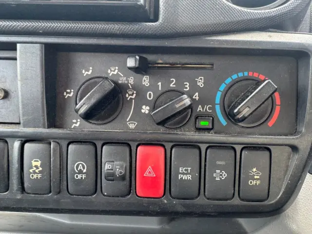 日野 デュトロ TPG-XZU600X(2WD)の写真36