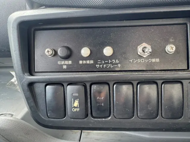日野 デュトロ TPG-XZU600X(2WD)の写真37