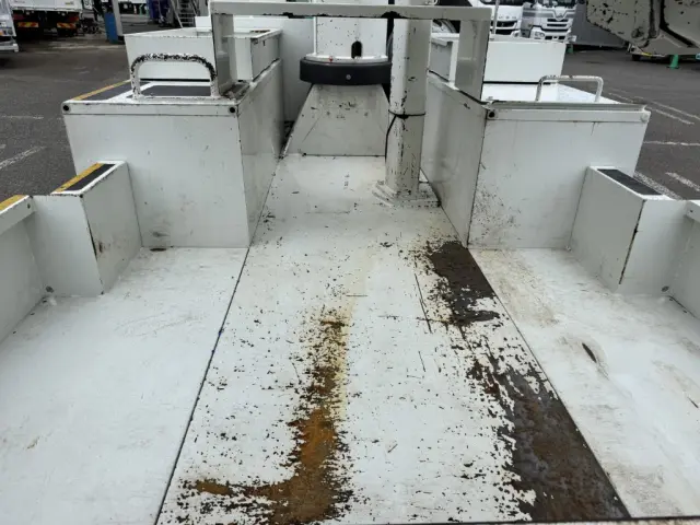 まずは気軽にお問合せ・お見積りお待ちしております。じっくり現車確認して頂けるよう、ご準備を致します!|いすゞ エルフ TPG-NKR85AN(2WD)の写真11