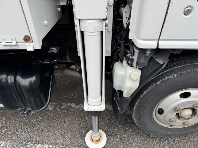 いすゞ エルフ TPG-NKR85AN(2WD)の写真22