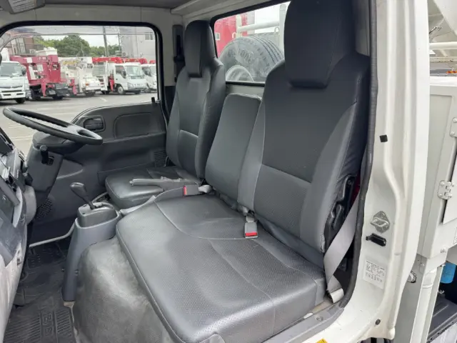 いすゞ エルフ TPG-NKR85AN(2WD)の写真41