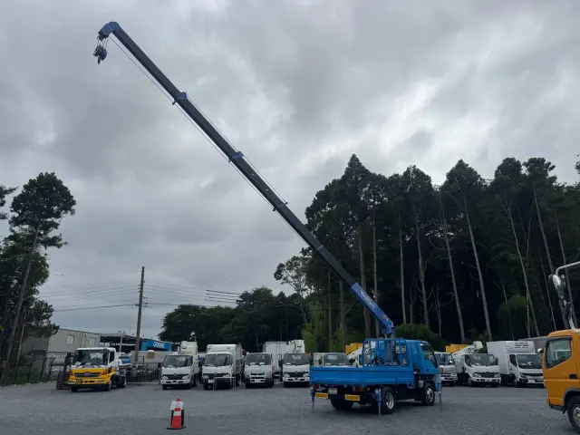 一見しただけでは分からない車両の状態を徹底的に明らかにする入庫検査の技術には、自信があります。|いすゞ エルフ KK-NPR72GR(2WD)の写真17