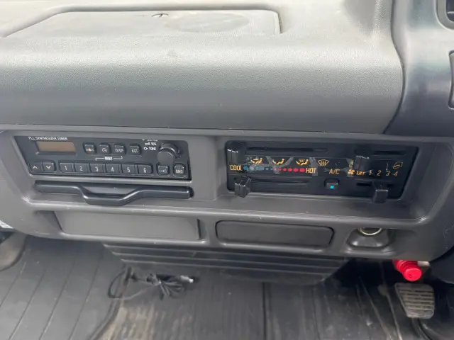 いすゞ エルフ KK-NPR72GR(2WD)の写真32