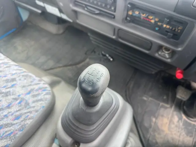 いすゞ エルフ KK-NPR72GR(2WD)の写真34
