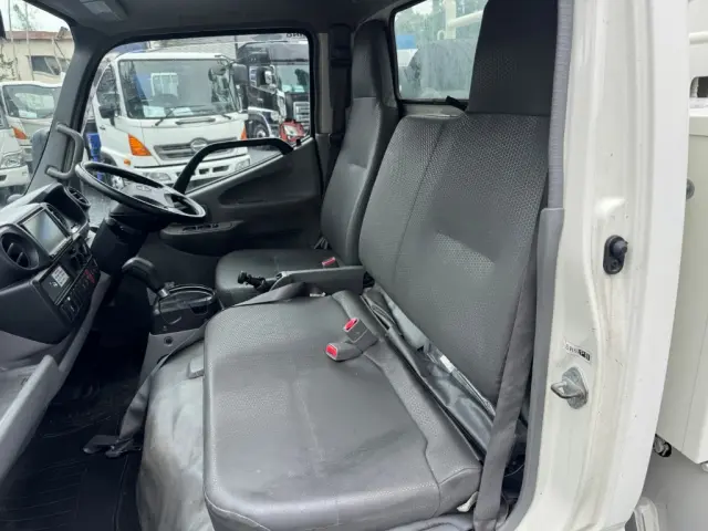 日野 デュトロ TPG-XZU600X(2WD)の写真37