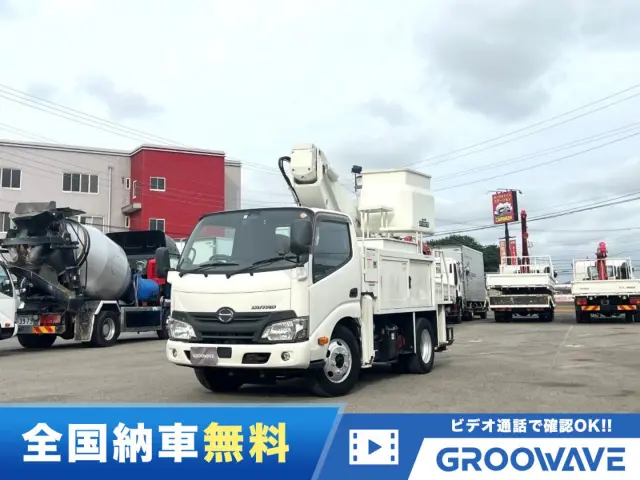 グルーウェーブ特選車！平成３０年式のデュトロ高所作業車が入荷！上物はタダノのＡＴ－１００ＴＴＥで作業床の高さ９．９ｍ！電工仕様！オートマチックで運転楽々！バックカメラで後方視界確保！|日野 デュトロ TPG-XZU600X(2WD)の写真1