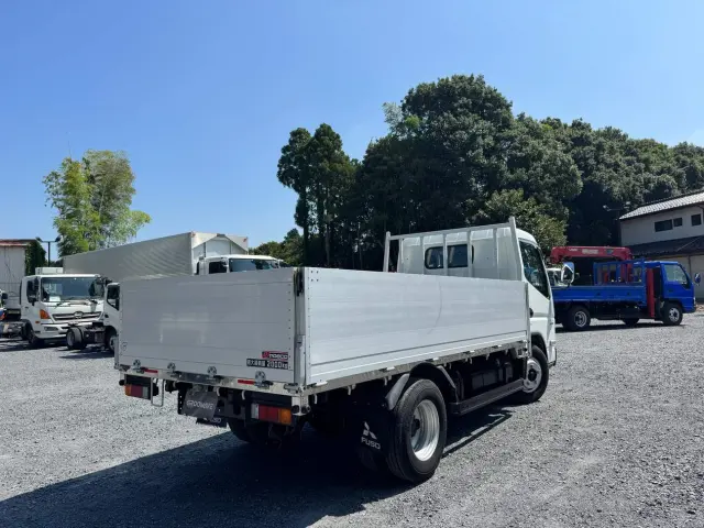中古トラックの下取りも積極的に行っています。手放す必要があるトラックは、お気軽に査定をご相談ください。|三菱 キャンター 2RG-FEA20(2WD)の写真5