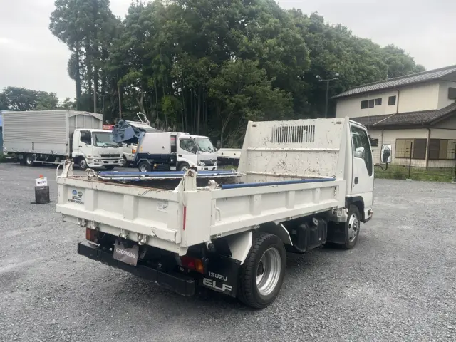 お客様のご要望をお伺いした上で、ナンバー登録やご納車時の車検整備やバッテリー・タイヤ交換といった各種オプション等も承りますのでお気軽にご連絡下さい。|いすゞ エルフ TPG-NJR85AN(2WD)の写真5