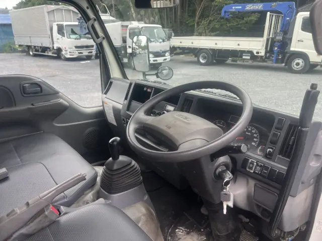 いすゞ エルフ TPG-NJR85AN(2WD)の写真32