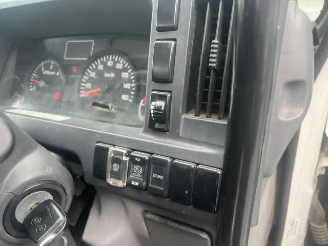 いすゞ エルフ TPG-NJR85AN(2WD)の写真35