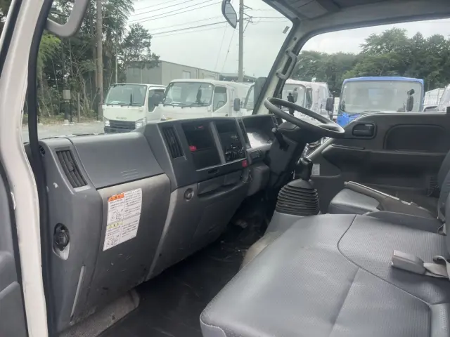 いすゞ エルフ TPG-NJR85AN(2WD)の写真37
