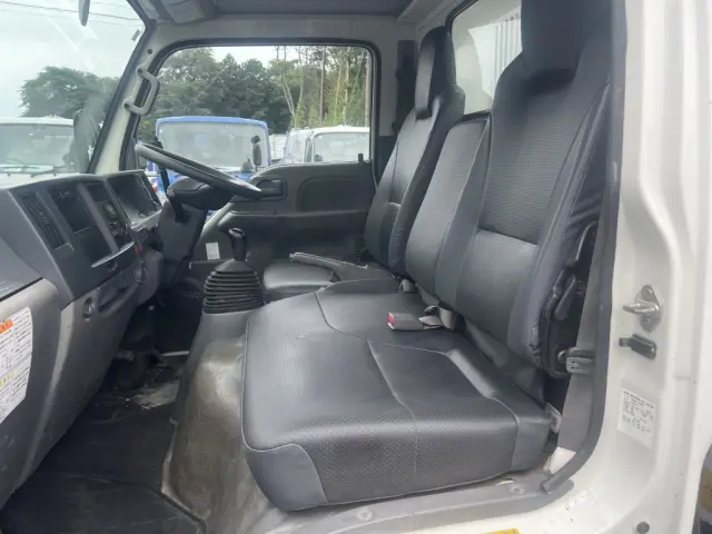 いすゞ エルフ TPG-NJR85AN(2WD)の写真38