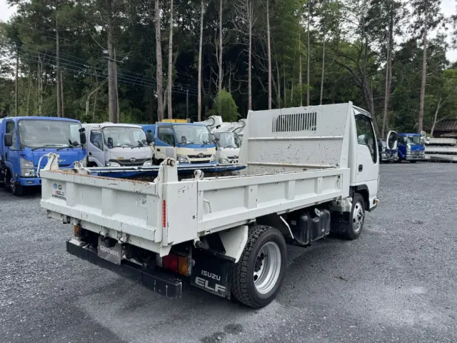 いすゞ エルフ TPG-NJR85AN(2WD)の写真4