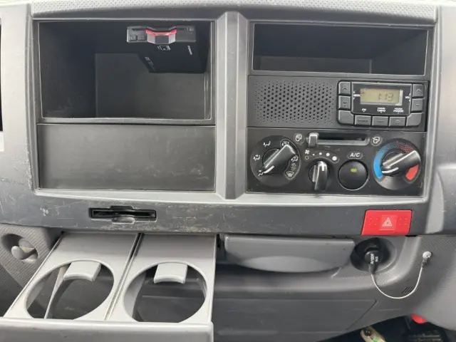 いすゞ エルフ TPG-NJR85AN(2WD)の写真31