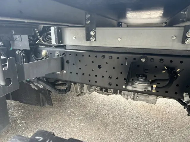 いすゞ エルフ 2RG-NPR88AN(2WD)の写真23