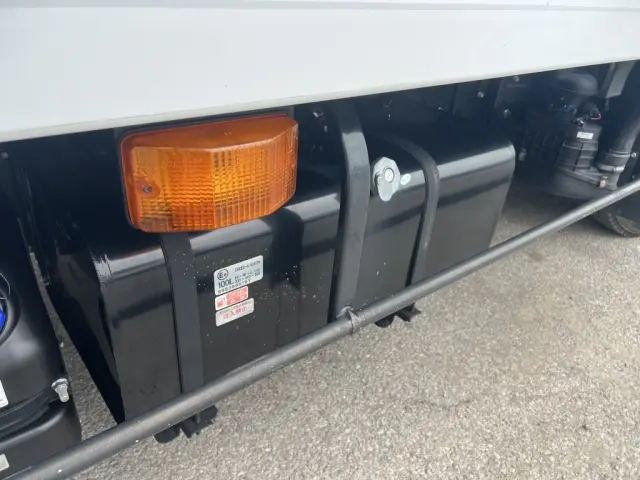いすゞ エルフ 2RG-NPR88AN(2WD)の写真27