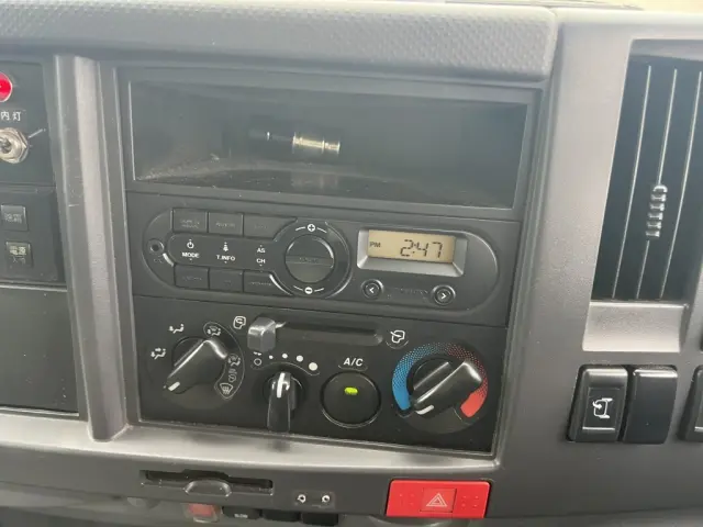 いすゞ エルフ 2RG-NPR88AN(2WD)の写真32