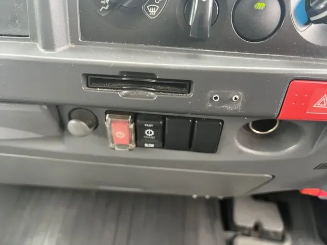いすゞ エルフ 2RG-NPR88AN(2WD)の写真33