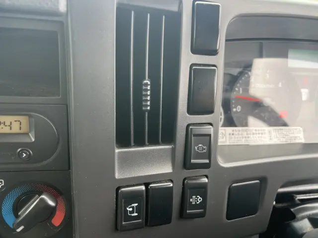 いすゞ エルフ 2RG-NPR88AN(2WD)の写真36