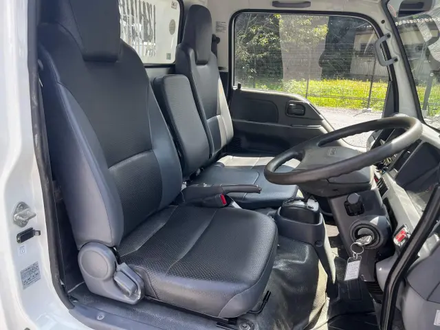 いすゞ エルフ TPG-NJR85AN(2WD)の写真25