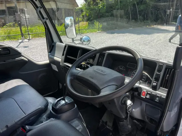 いすゞ エルフ TPG-NJR85AN(2WD)の写真27