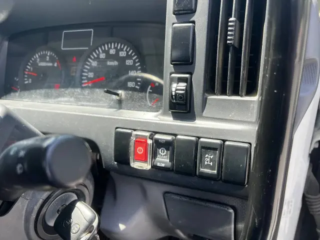いすゞ エルフ TPG-NJR85AN(2WD)の写真31
