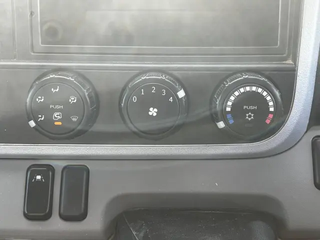 三菱 キャンター TPG-FBA30(2WD)の写真30