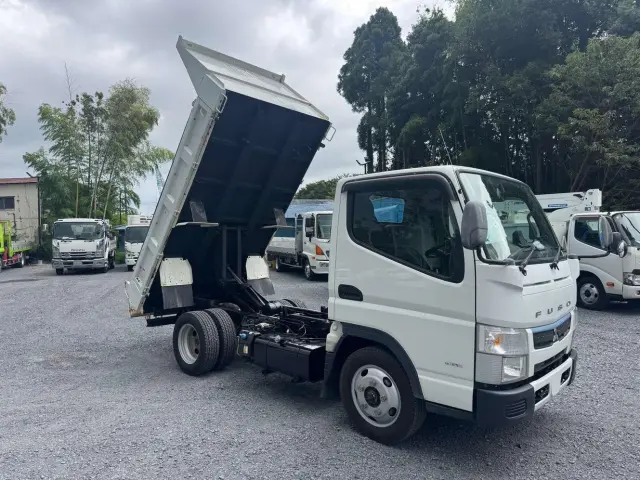 常時100台以上の平ボディー、ダンプ、クレーン、冷凍車、ウイング、バス等の商品をご用意しております!毎日多種多様なUSEDトラックが入庫しております!お気に入りの商品はすぐにお問合せ下さい!|三菱 キャンター TPG-FBA30(2WD)の写真4