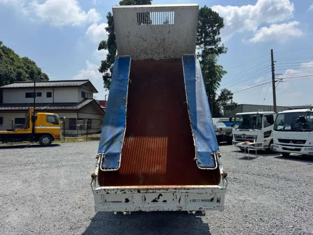 グルーウェーブではほぼ毎日新しい在庫車両を入荷しております!お客様のこだわりを叶える1台がきっとグルーウェーブにあるはずです!|三菱 キャンター TPG-FBA30(2WD)の写真11