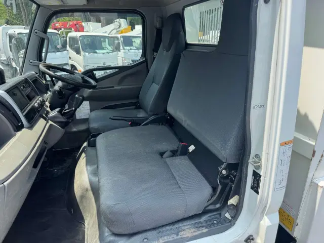 三菱 キャンター TPG-FBA30(2WD)の写真32