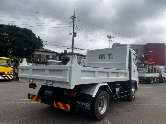 お客様のご要望をお伺いした上で、ナンバー登録やご納車時の車検整備やバッテリー・タイヤ交換といった各種オプション等も承りますのでお気軽にご連絡下さい。|日野 レンジャー 2KG-FC2ABA(2WD)の写真5