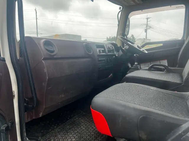 日野 レンジャー 2KG-FC2ABA(2WD)の写真37