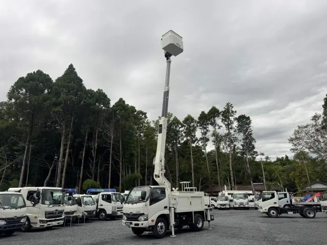 一見しただけでは分からない車両の状態を徹底的に明らかにする入庫検査の技術には、自信があります。|日野 デュトロ TPG-XZU600X(2WD)の写真16