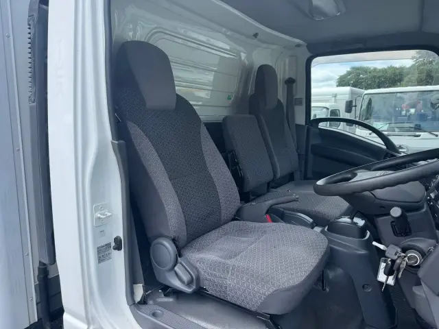 いすゞ エルフ 2RG-NPR88YN(2WD)の写真28