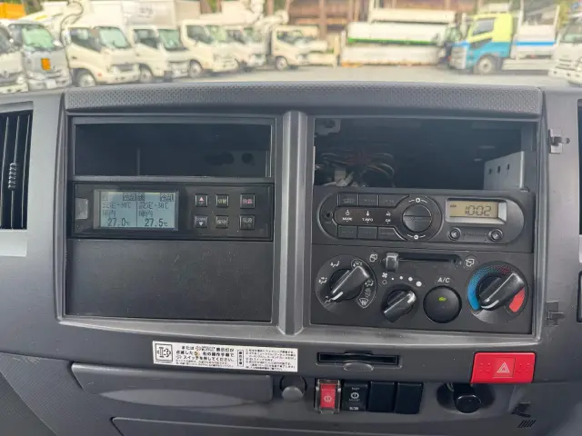いすゞ エルフ 2RG-NPR88YN(2WD)の写真30