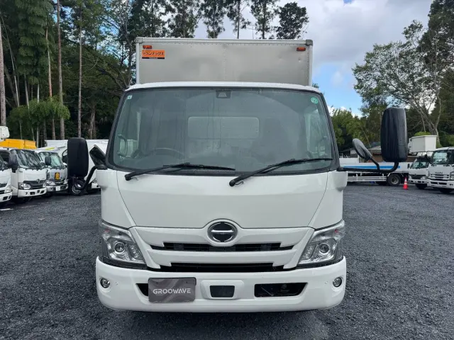 平ボディー、ダンプ、クレーン、冷凍車、ウイングなど各種トラック取り揃えており、毎日様々な中古トラックが入庫しています。|日野 デュトロ 2PG-XZU712M(2WD)の写真7