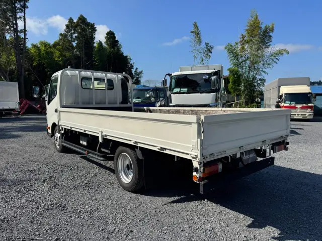 お客様のご要望をお伺いした上で、ナンバー登録やご納車時の車検整備やバッテリー・タイヤ交換といった各種オプション等も承りますのでお気軽にご連絡下さい。|日野 デュトロ TPG-XZU710M(2WD)の写真6