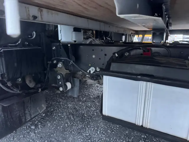 一見しただけでは分からない車両の状態を徹底的に明らかにする入庫検査の技術には、自信があります。|日野 デュトロ TKG-XZU710M(2WD)の写真18