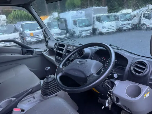 日野 デュトロ TKG-XZU710M(2WD)の写真28