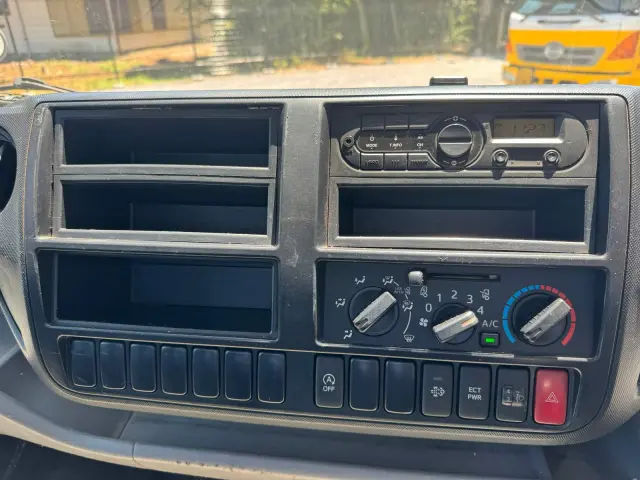 日野 デュトロ TPG-XZU710M(2WD)の写真25