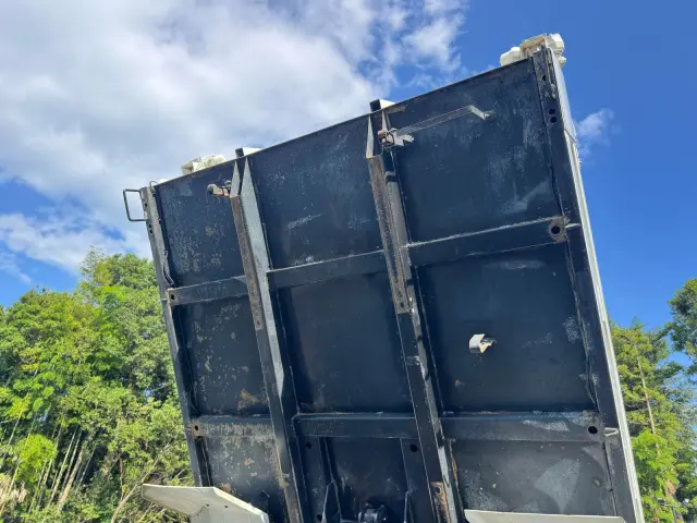 いすゞ フォワード 2RG-FRR90S1(2WD)の写真16