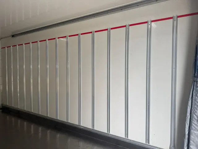 忙しいお客様のために、お電話・メールだけでなく、LINEでのお問い合わせにも対応しております。|いすゞ エルフ 2RG-NPR88AN(2WD)の写真10
