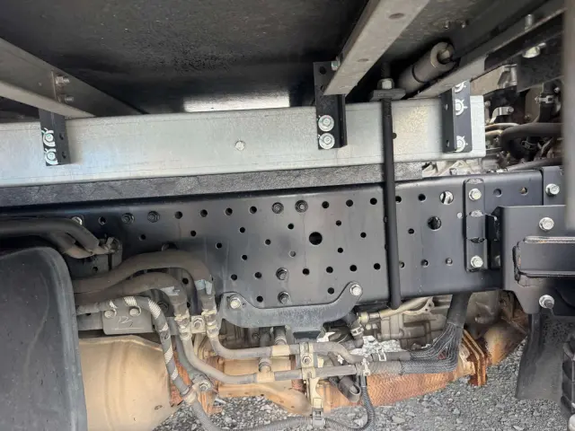 いすゞ エルフ 2RG-NPR88AN(2WD)の写真21