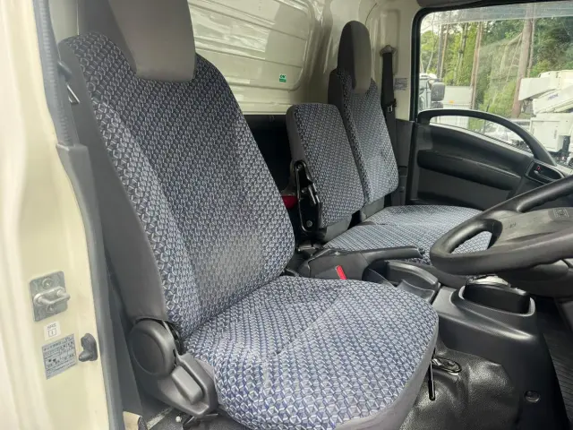 いすゞ エルフ 2RG-NPR88AN(2WD)の写真25