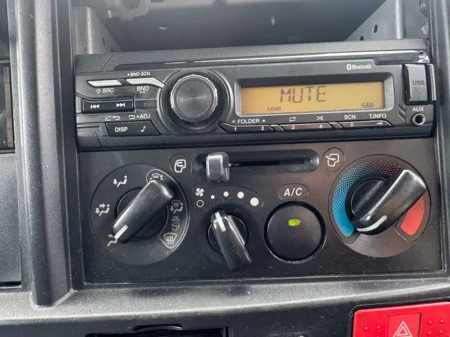 いすゞ エルフ 2RG-NPR88AN(2WD)の写真28