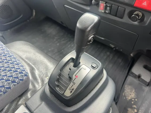 いすゞ エルフ 2RG-NPR88AN(2WD)の写真30
