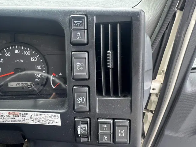 いすゞ エルフ 2RG-NPR88AN(2WD)の写真32