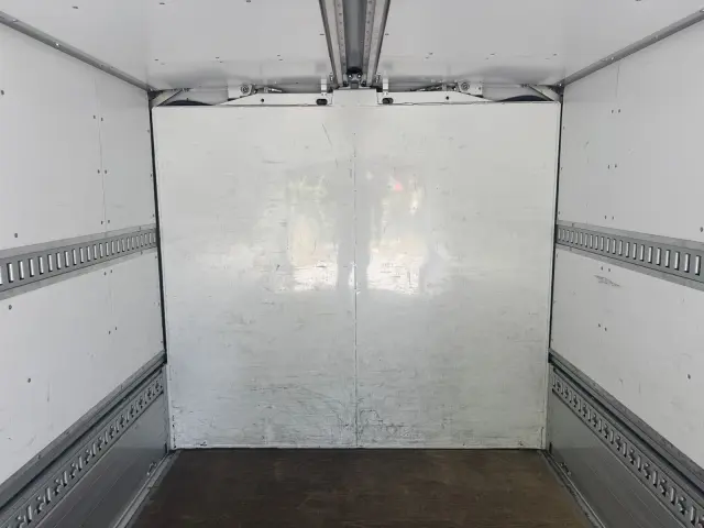 まずは気軽にお問合せ・お見積りお待ちしております。じっくり現車確認して頂けるよう、ご準備を致します!|三菱 キャンター TPG-FEB50(2WD)の写真13